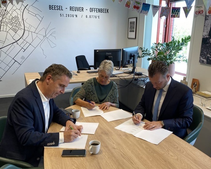 Ondertekening van het Veilig en Vrolijk protocol door Stichting Zwembad de Bercken, recreatiepark Drakenrijk, Landal De Lommerbergen en Gemeente Beesel. 