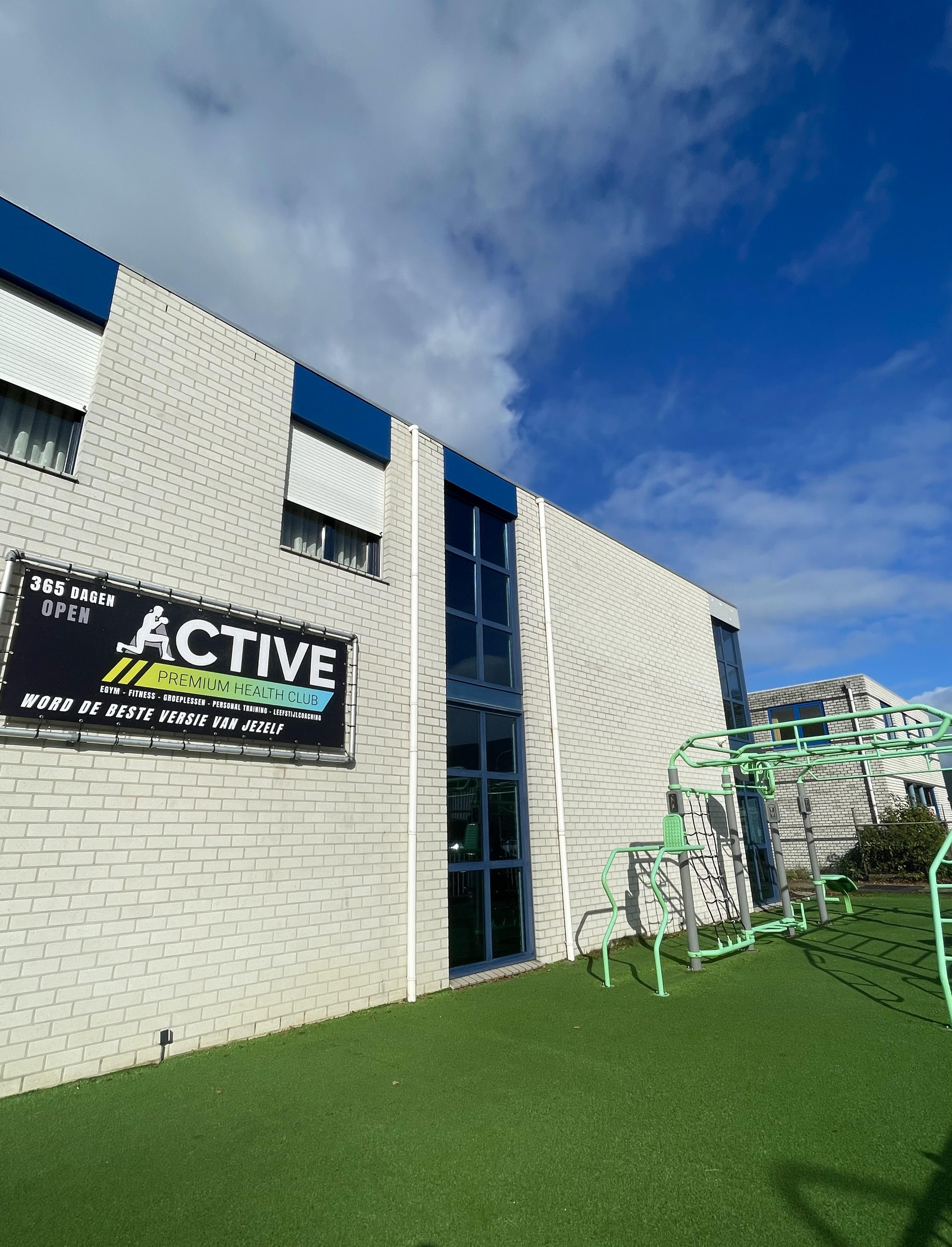Gebouw met logo van Active Premium Health Club